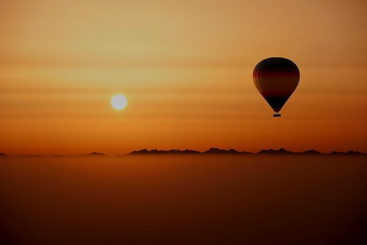 Sunrise Hot Air Balloon Ride over the Dubai Desert